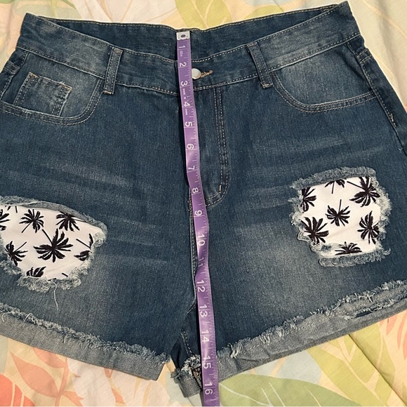 Jean Shorts - Picture 3 of 9
